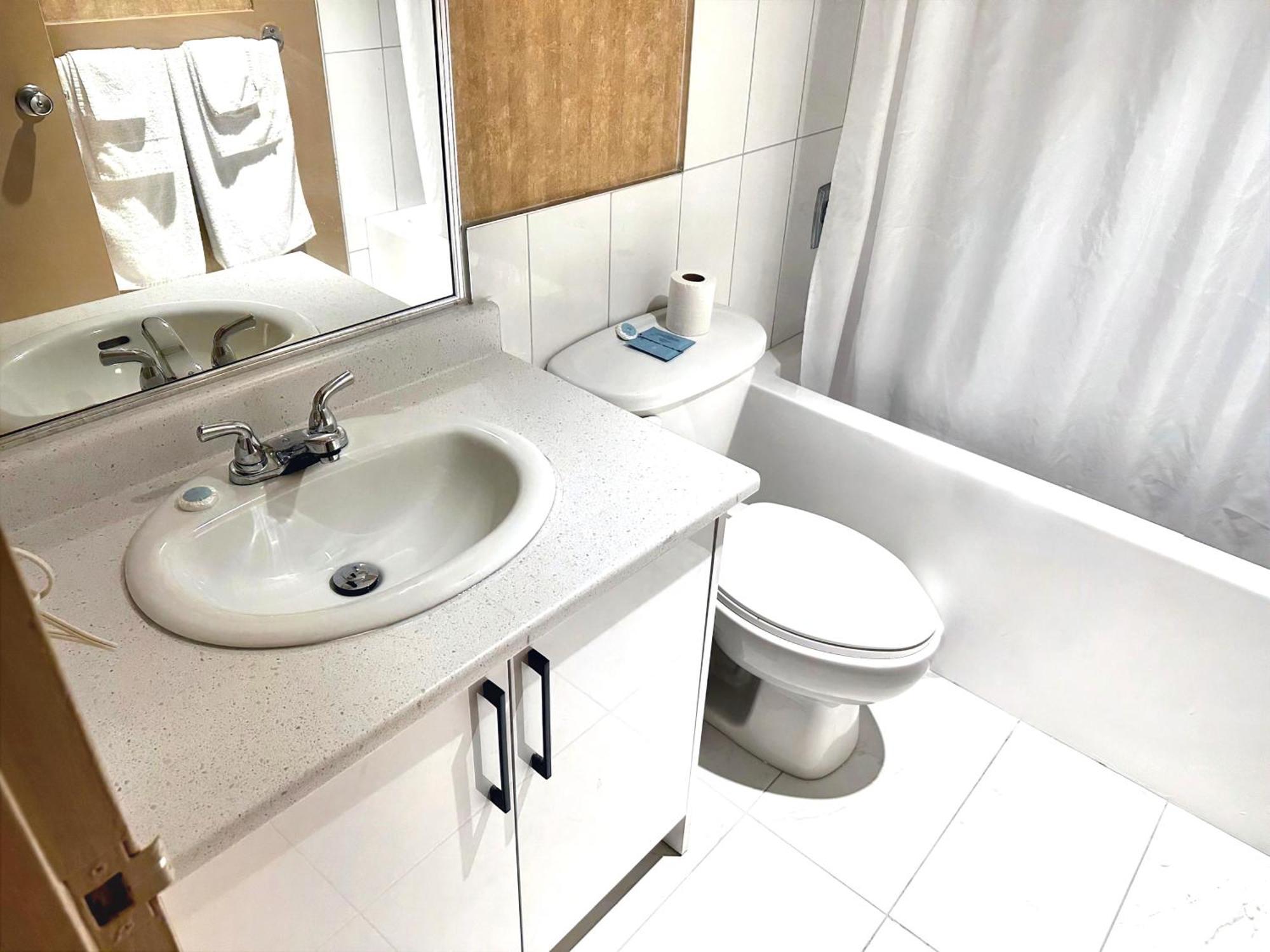 Linda Vista Motel Surrey Luaran gambar